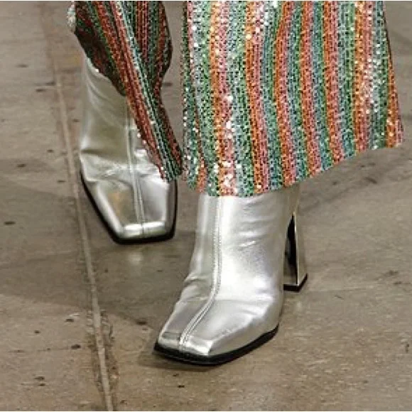 NWOB $120 GB
Border-Line Stretch Silver Metallic Block Heel Booties - Picture 6 of 8